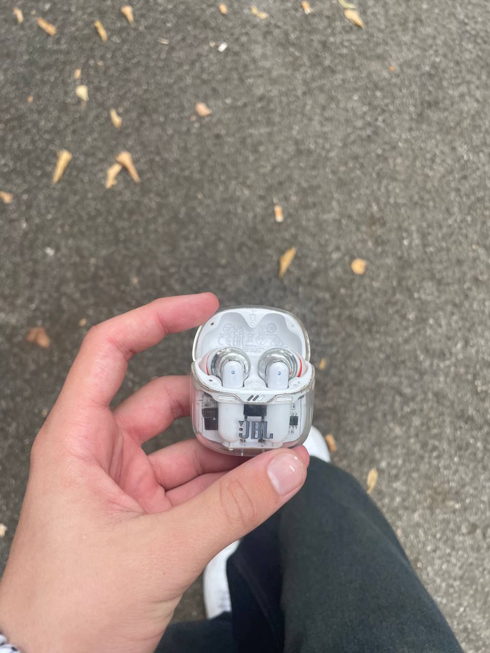 Продаю наушники jbl tune flex