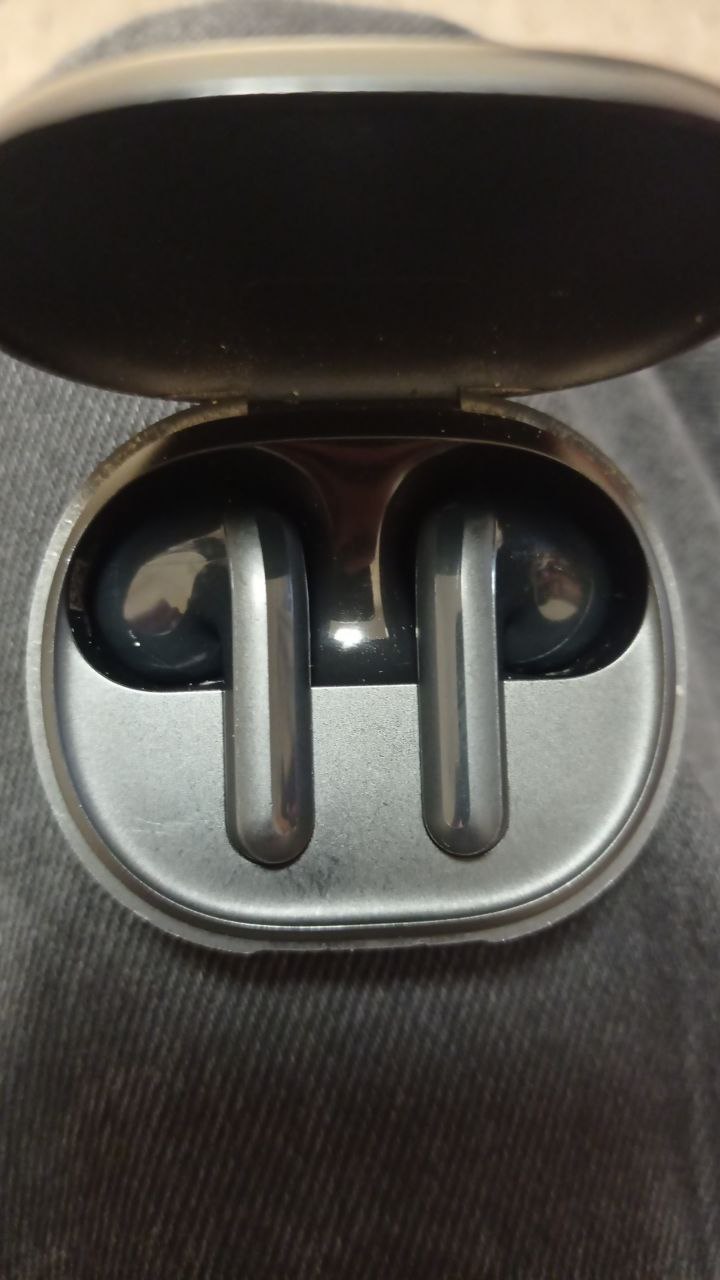 Продам наушники редми хорошо работает (просто уже не надо) цена в лс