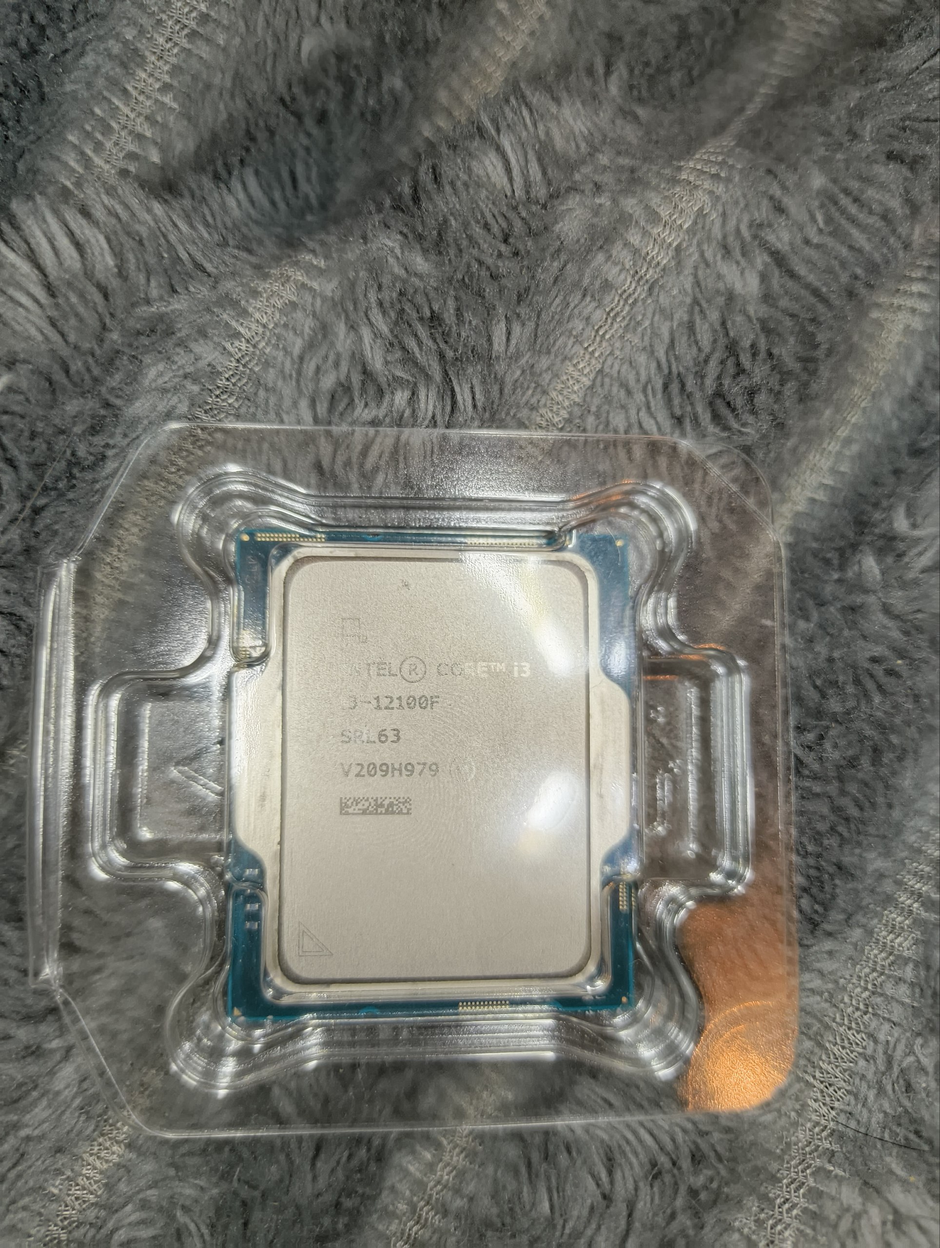 Процессор intel core i3 12100f