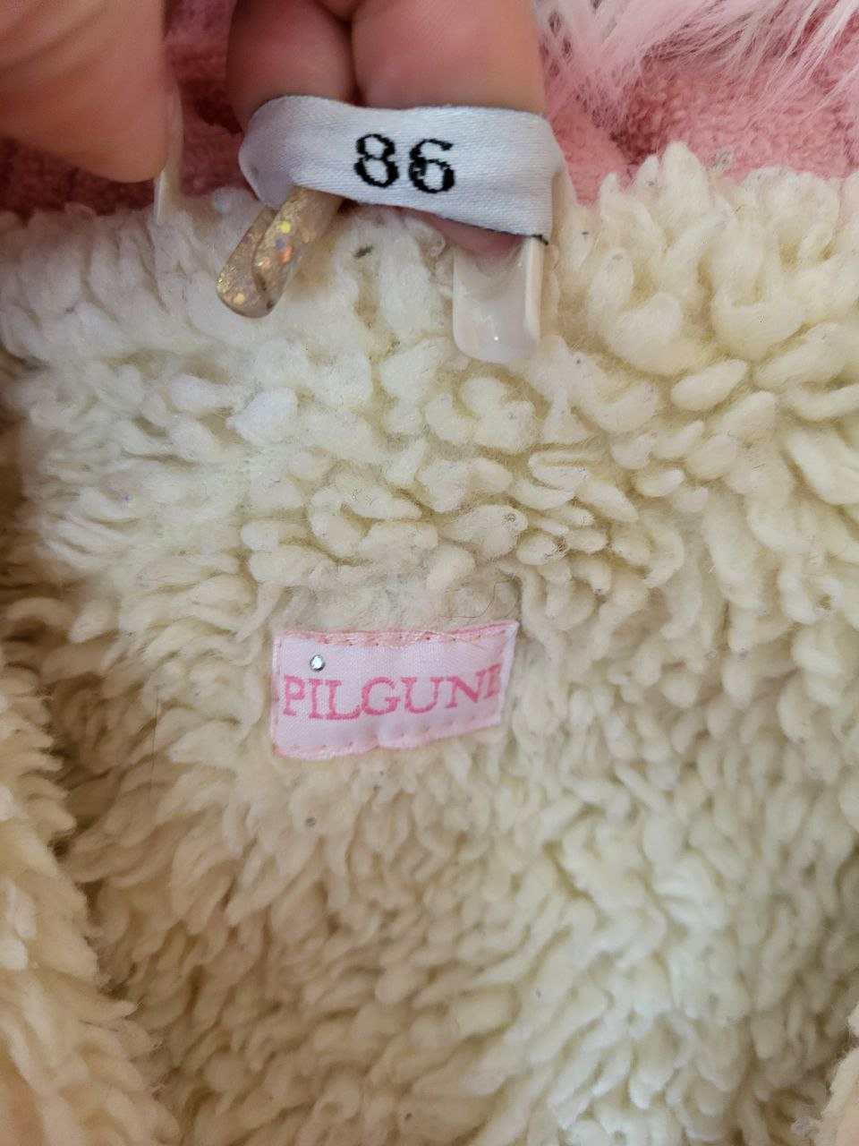 Продам зимний комбинезон на девочку, на рост 86 см