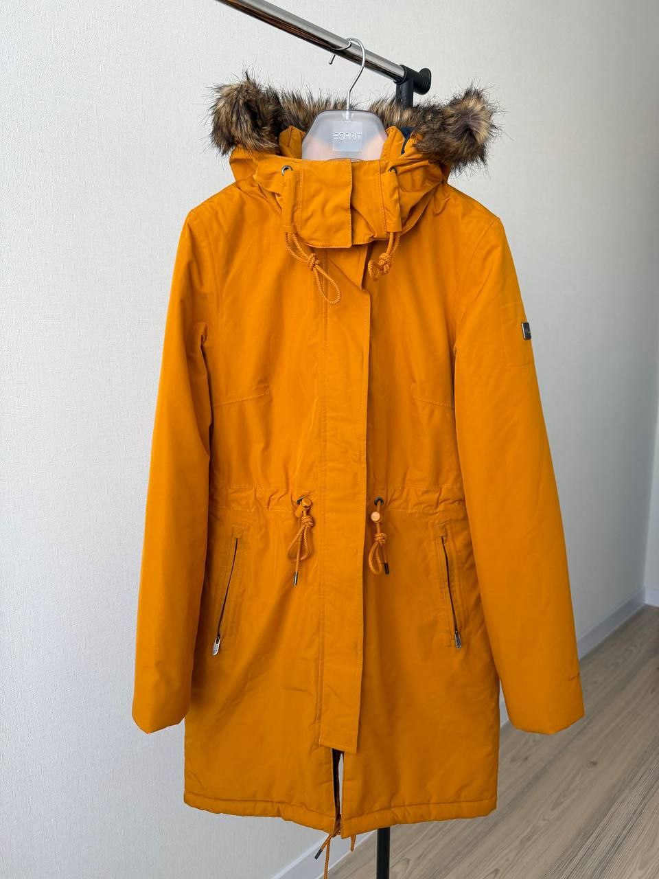 The North Face осенняя/зимняя парка оранжевая S–M (38) с меховой опушкой